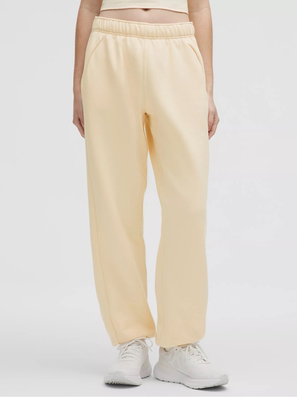 Lululemon Scuba Mid-Rise Oversized Jogger
Regular